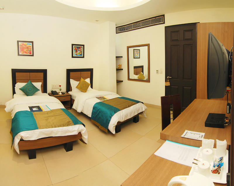 White Lotus Hotel Gurgaon Room photo